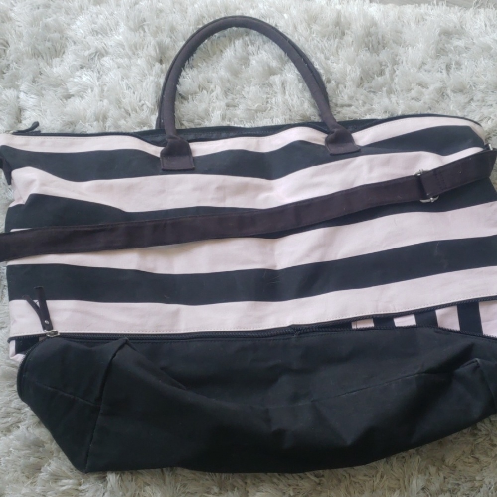 VS Tote - Picture 2 of 3